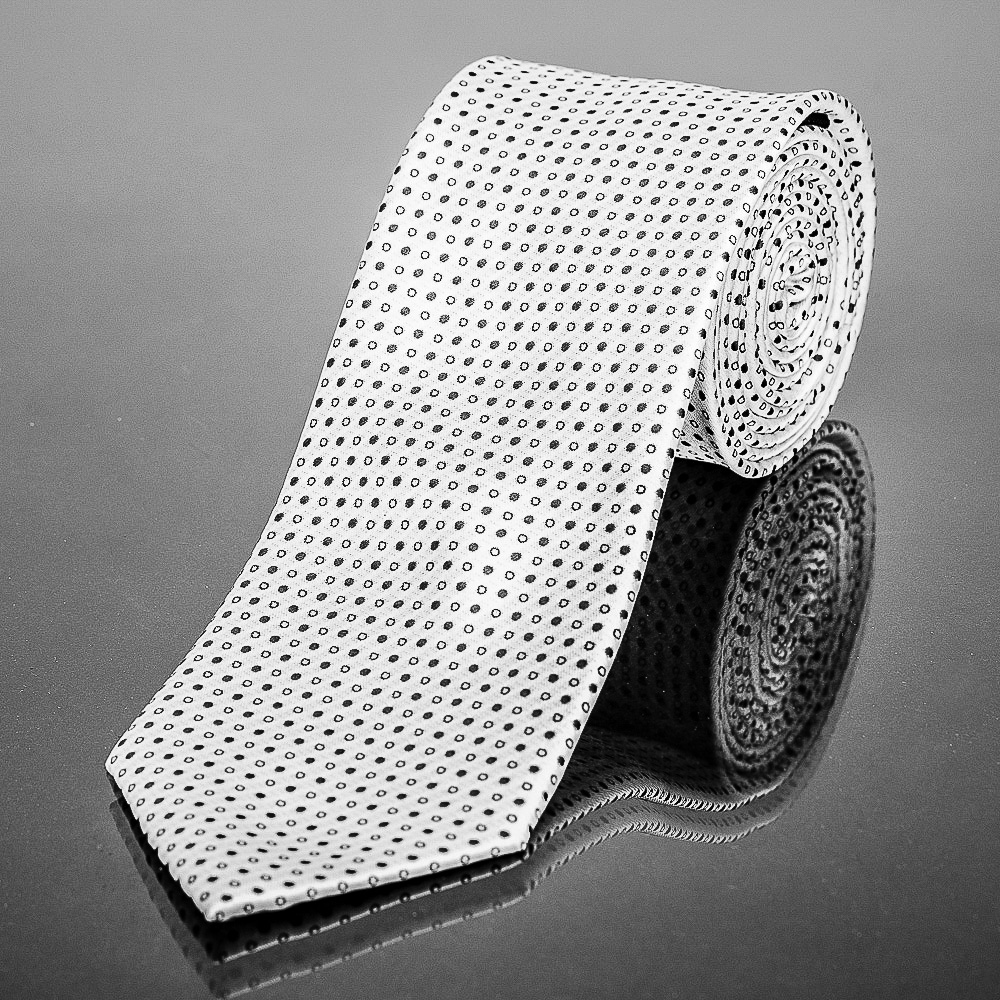 Kravata pánská AMJ černý puntík KU1559, bílá